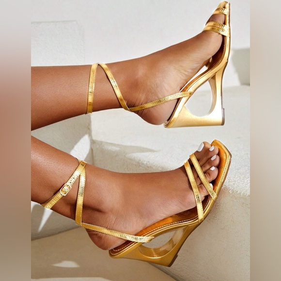 Cuccoo Gold open Wedge heels - Picture 7 of 11